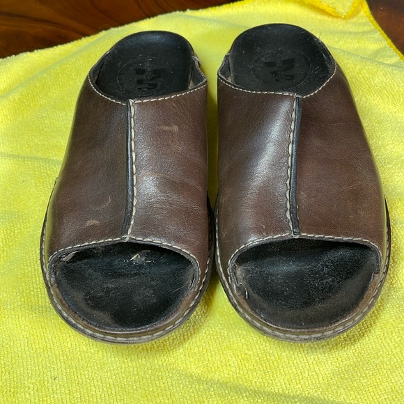 Merrill sandals. Well broke in. Size 7. Brown - Picture 3 of 16